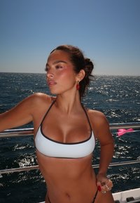 Thumbnail Image 6
