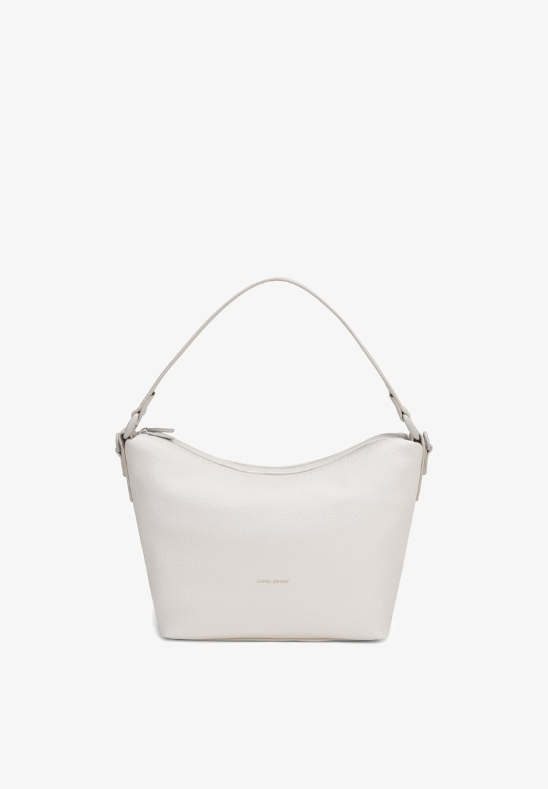 Sac à main en cuir blanc avec une bandoulière unique et une fermeture éclair sur le dessus, avec une surface subtilement texturée et un branding minimal.