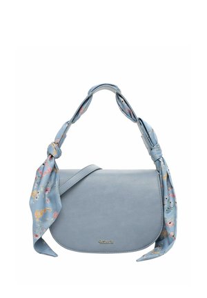 Hellblaue Lederhandtasche mit blumenmusterstoff, der an den Griffen befestigt ist, gebogenem Boden und einem kleinen Metall-Logo der Marke auf der Vorderseite.