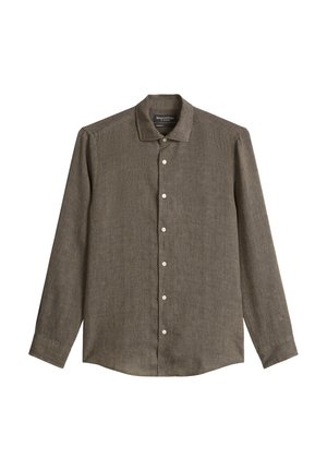 Braunes Leinenhemd mit langen Ärmeln, durchgehender Knopfleiste, Kentkragen und weißen Knöpfen, flach auf weißem Hintergrund liegend.