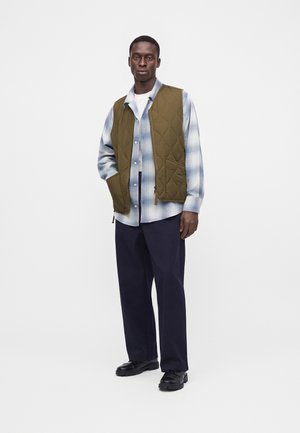 TAION, MILITARY ZIP V NECK UNISEX - Doudoune - olive