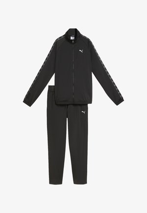 Czarny dres Puma z kurtką na pełny zamek błyskawiczny, z logo na piersi i paskami na rękawach, zestawiony z pasującymi spodniami z logo na górnej części uda.