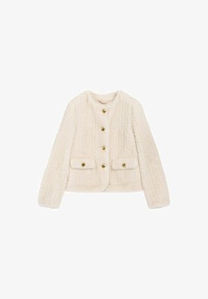 Biała, dziana kurtka o fakturowanym wzorze, okrągłym dekolcie, zapięciu na złote guziki oraz dwoma przednimi kieszeniami. Miękki, puszysty materiał.