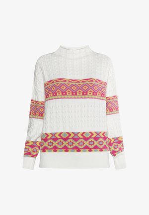 Witte gebreide trui met kleurrijke geometrische patronen in roze, geel en blauw over de borst en mouwen; hoge halsontwerp.