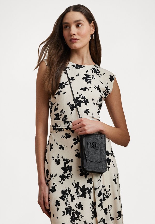 PEBBLED CAMERYN CROSSBODY TECH CASE - Phone pouch - Main Image