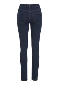 Schmale Jeans aus dunkelblauem Denim-Stoff. Mit hoher Taille, zwei Gesäßtaschen und kontrastierendem Nähen. Glatte Textur, enganliegendes Design.