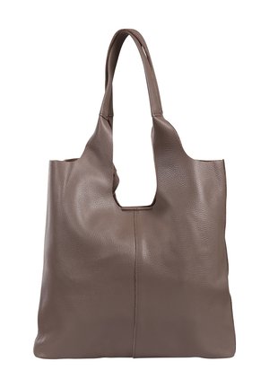 Hoge bruine leren totebag met twee handvatten en een centrale naad, getoond tegen een witte achtergrond.