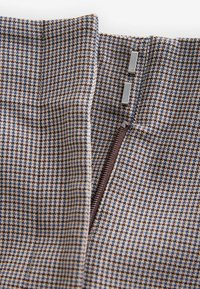 SLIM SCULPTING - Pantaloni - brown