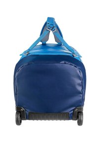 Borsa da viaggio con ruote blu dal texture liscia e lucida, dotata di manici laterali e robuste ruote nere per un facile trasporto.
