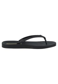 Schwarze Flip-Flop-Sandale mit einer strukturierten Sohle und einem glitzernden Riemen. Das Design umfasst eine minimalistische Form und eine glatte Oberfläche.