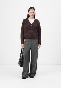 Vero Moda VMINGRID V-NECK  - Vesta na kopčanje - wine tasting