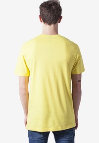 Urban Classics TEE - Tricou basic - yellow