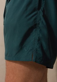 IUMAN Intimissimi Uomo SOLID-COLOUR - Plavecké šortky  - dunkelgrün