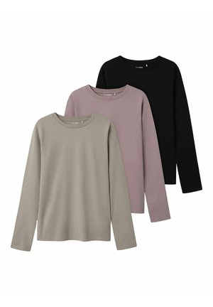 Tre långärmade T-shirts i grått, mauve och svart, gjorda av mjukt tyg med rundad halsringning och raka nederkanter. Inga synliga mönster.