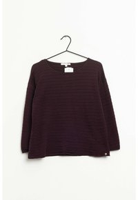 Maglia lunga color mogano realizzata in tessuto a coste, con un ampio scollo e un orlo curvato. Include un piccolo logo accentato sull'orlo.
