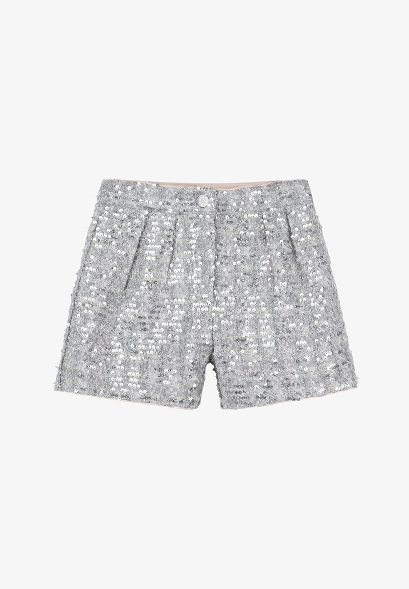 Shorts gris en sequins avec une surface texturée, dotés de plis avant et d'un bouton de fermeture, conçus avec un style décontracté et scintillant.