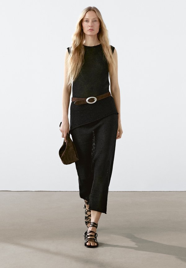 ASYMMETRIC CUTWORK - Top2