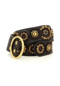 Cintura in pelle nera con ritagli circolari, accenti dorati e borchie multicolori. La fibbia dorata arrotondata completa il design.