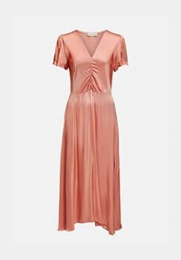 Satin midi-klänning i mjuk rosa med V-ringning, korta samlade ärmar och rynkad front. Slät textur och flödande silhuett.