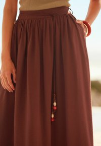 Next Maxinederdele - brown
