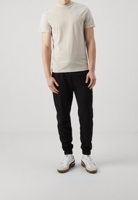 Pier One Kalhoty - black