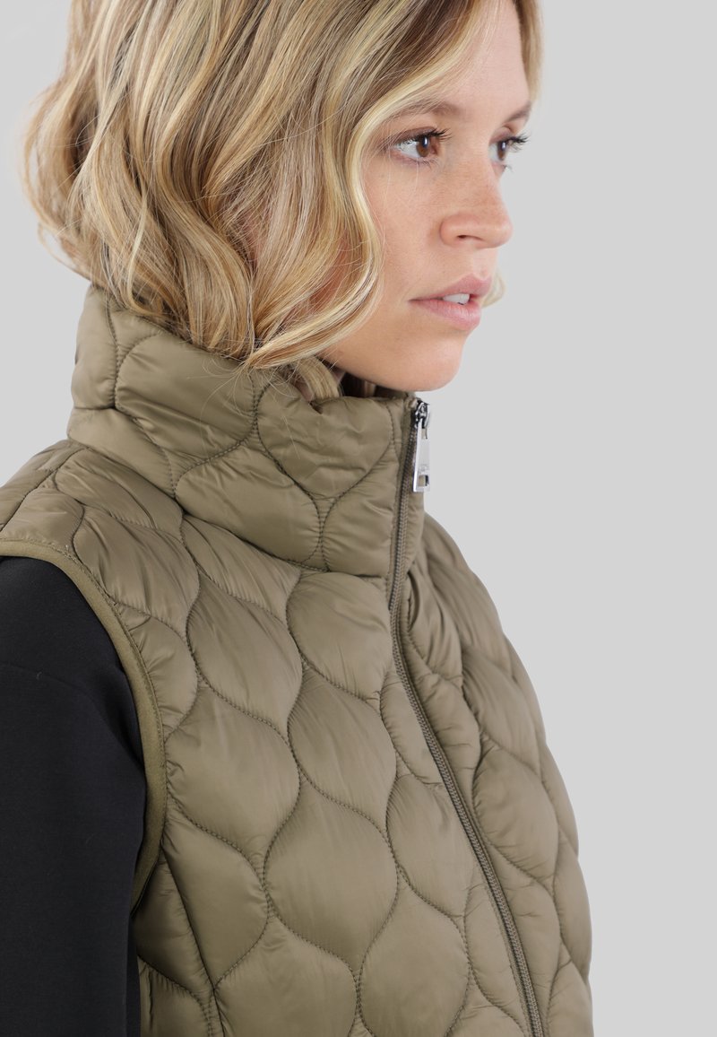 Damen Leichte Jacken | FUCHS SCHMITT VEGAN VIBES Weste kaktus/grün - MC17788 Damen Leichte Jacken | FUCHS SCHMITT VEGAN VIBES Weste kaktus/grün - MC17788