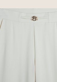 Freddy GAMBA LARGA  - Pantalones - white sand