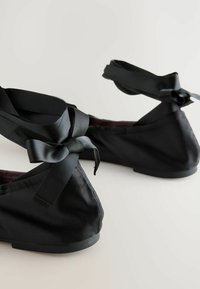 Thumbnail Image 5