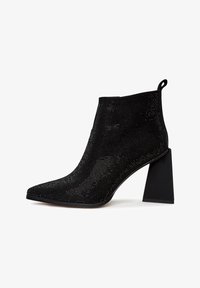 Unausgewählt, black suede