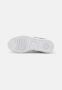 ASICS SportStyle JAPAN S PF - Tenisice - white/shamrock green