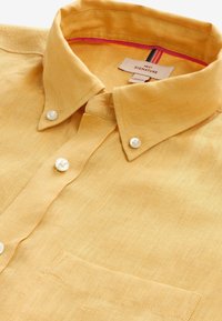 Next SIGNATURE SHORT SLEEVE - Ing - yellow