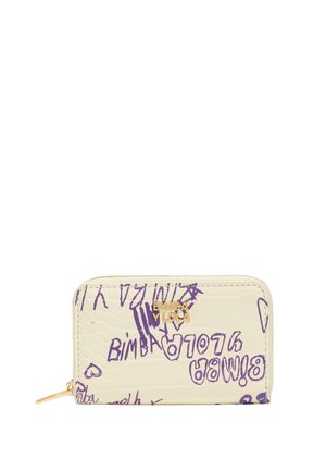 Cartera con cremallera de color crema con texto de estilo grafiti en color púrpura y el logo dorado "Bimba Y Lola" en la parte frontal.