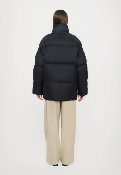 CLOSED REVERSIBLE JACKET - Téli kabát - black