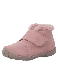 Stivale alla caviglia in suede rosa con fodera pelosa, cinturino regolabile in velcro, punta arrotondata e suola in gomma testurizzata per una buona aderenza.