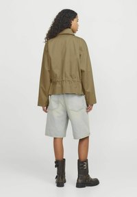JJXX UTILITY JXOLIVIA  - Tunn jacka - tan