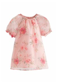 Blommig klänning med puffärmar, tillverkad av lätt rosa tyg. Har en blommig design med röda och rosa blommor, rynkad halsringning och fåll.