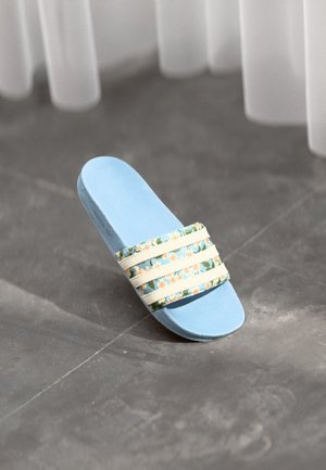 ADILETTE - Muiltjes - tactile blue/gold metallic/cream white