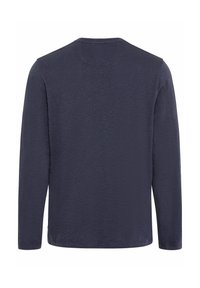 Marineblaue Langarmbluse aus strukturiertem Stoff. Mit Rundhalsausschnitt und schlichter, einfarbiger Gestaltung ohne Muster oder Akzente.