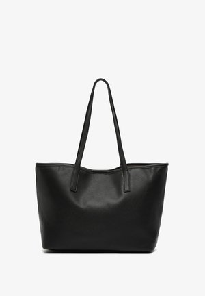 Čierna kožená taška cez rameno s textúrovaným povrchom, dvoma dlhými rúčkami, priestranným dizajnom, otvoreným vrchom a bez viditeľného hardvéru alebo ozdôb.