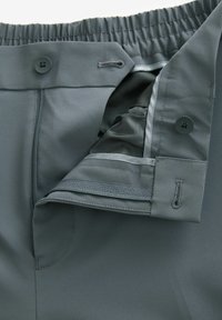 Next ATHLETIC FIT MOTIONFLEX TECH - REGULAR FIT - Bukser - grey