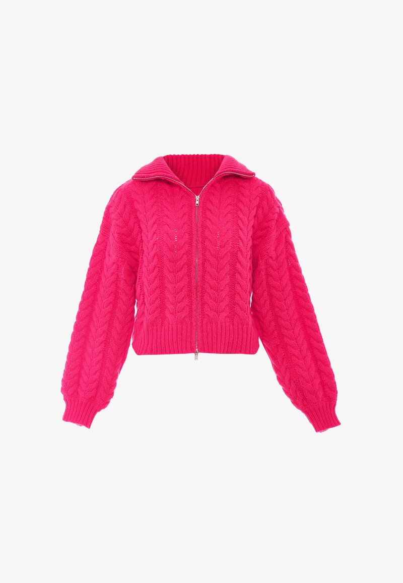 Maglione corto con zip di un vivace rosa, caratterizzato da un motivo a trecce, colletto alto e maniche a palloncino per un aspetto texturizzato e accogliente.
