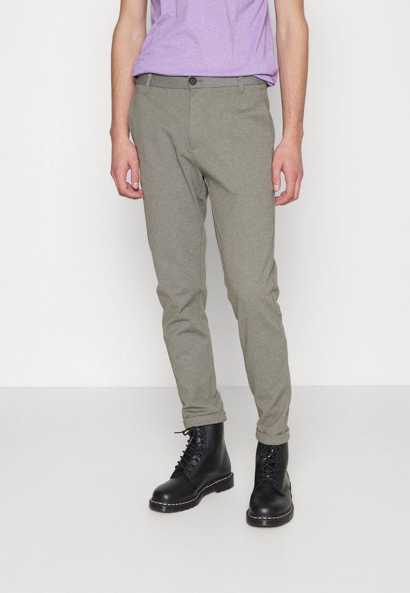 Lindbergh SUPERFLEX CROPPED - Chinos - lt olive mix