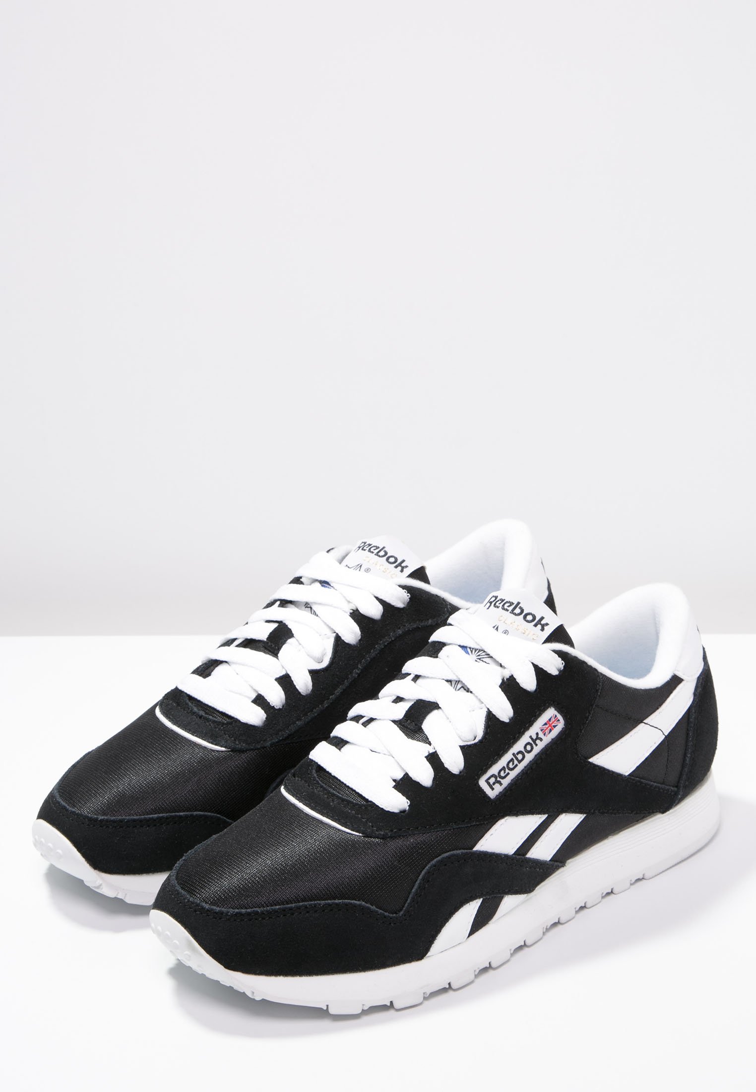 reebok classic noir nylon