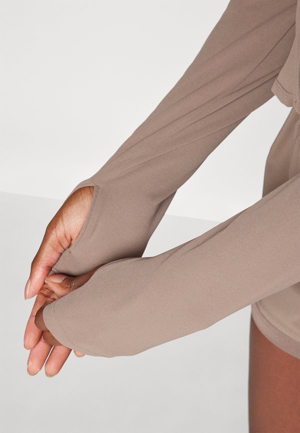 TOP - Training jacket4