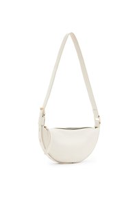 Borsa in pelle bianca, a forma di mezzaluna con chiusura a zip, tracolla regolabile, texture liscia, design minimalista, dettagli in hardware color oro.