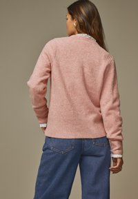 Laura Ashley REGULAR FIT - CREW NECK  - Stickad tröja - pink