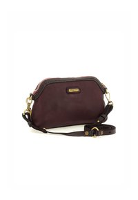 Borsa a tracolla in pelle bordeaux scuro con hardware dorato, chiusura con zip e tracolla staccabile; texture liscia con sottili dettagli di cucitura.