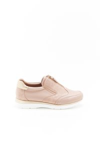 Scarpa slip-on rosa chiaro in pelle texturizzata, con chiusura a zip laterale, toppa beige sul tallone e suola in gomma bianca.