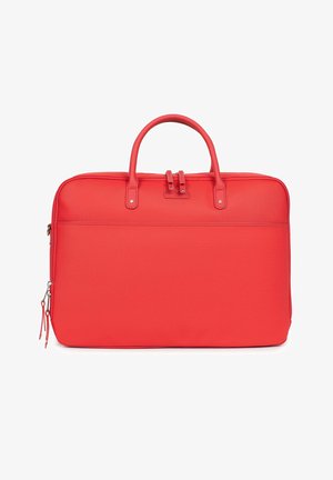 Rode laptoptas met een gladde, gestructureerde afwerking, dubbele handgrepen en een ritssluiting. Beschikt over twee bovenste sluitingen en kleine hardware accenten.