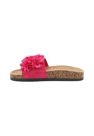 Sandalo slide con suola in sughero, ampia fascia rosa e fiori decorativi in tessuto rosa sulla parte superiore, sottopiede beige e suola esterna nera con battistrada.